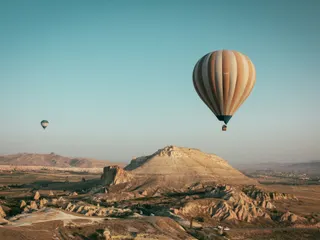 hot air balloons on mid air jigsaw puzzle